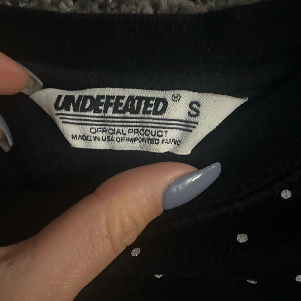 Undefeated Crewneck - Picture 3 of 5
